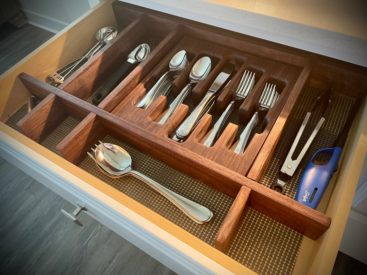 Drawer Grid with Cutlery Organizer - Walnut