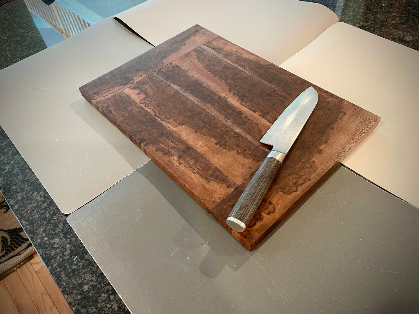 End-grain cutting board - Premium Black Walnut