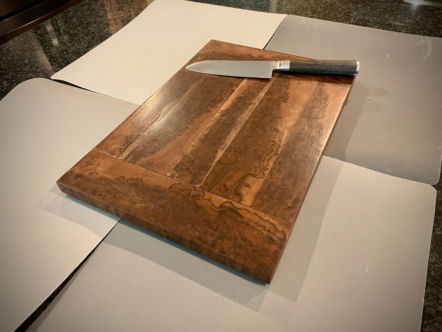 End-grain cutting board - Premium Black Walnut